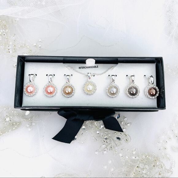 Interchangeable Pendants on chain faux pearl and rhinestones 7 pendants NIB - Picture 1 of 9